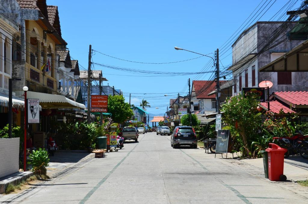 Baan Banyan Villa, Wood House Short Walk To Mae Nam Beach Δωμάτιο φωτογραφία